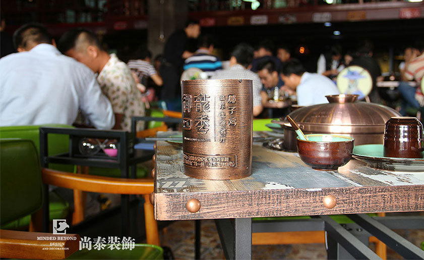 工業(yè)風餐飲裝修實景圖-御龍四季椰子雞