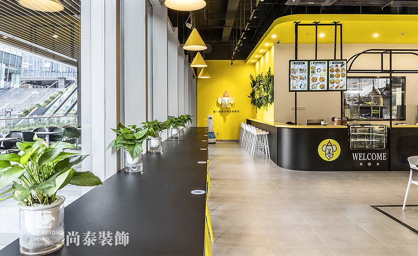 300平米深圳泰式餐廳餐飲店裝修實(shí)景案例