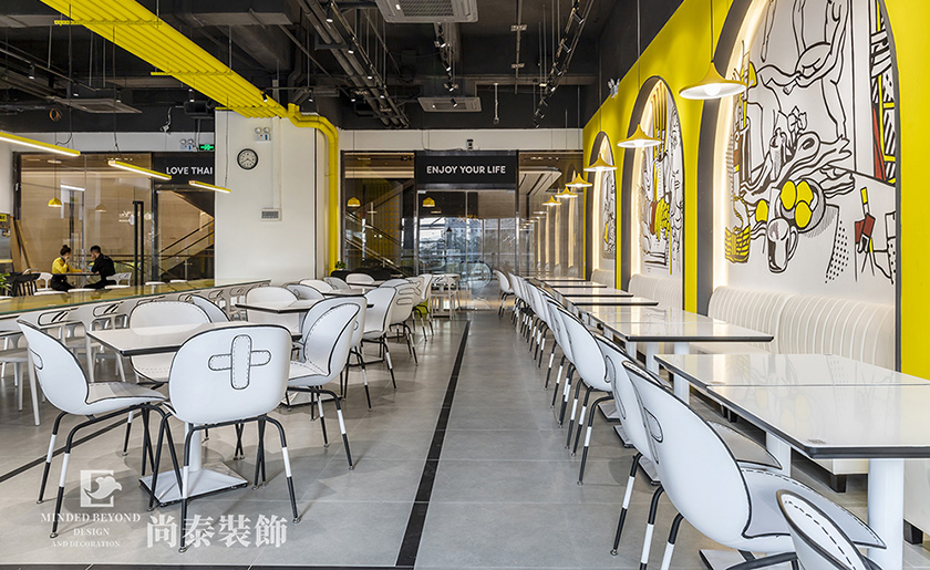 300平米深圳泰式餐廳餐飲店裝修實(shí)景案例